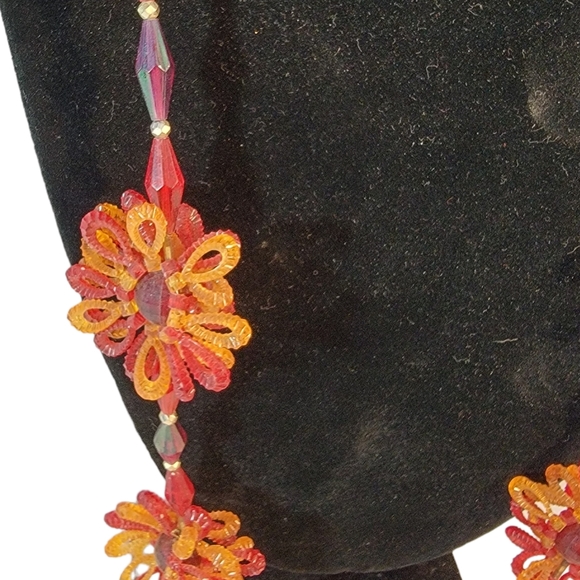 West Germany Early Vintage Plastic Loopy Red Orange Flower Necklace - Picture 4 of 11